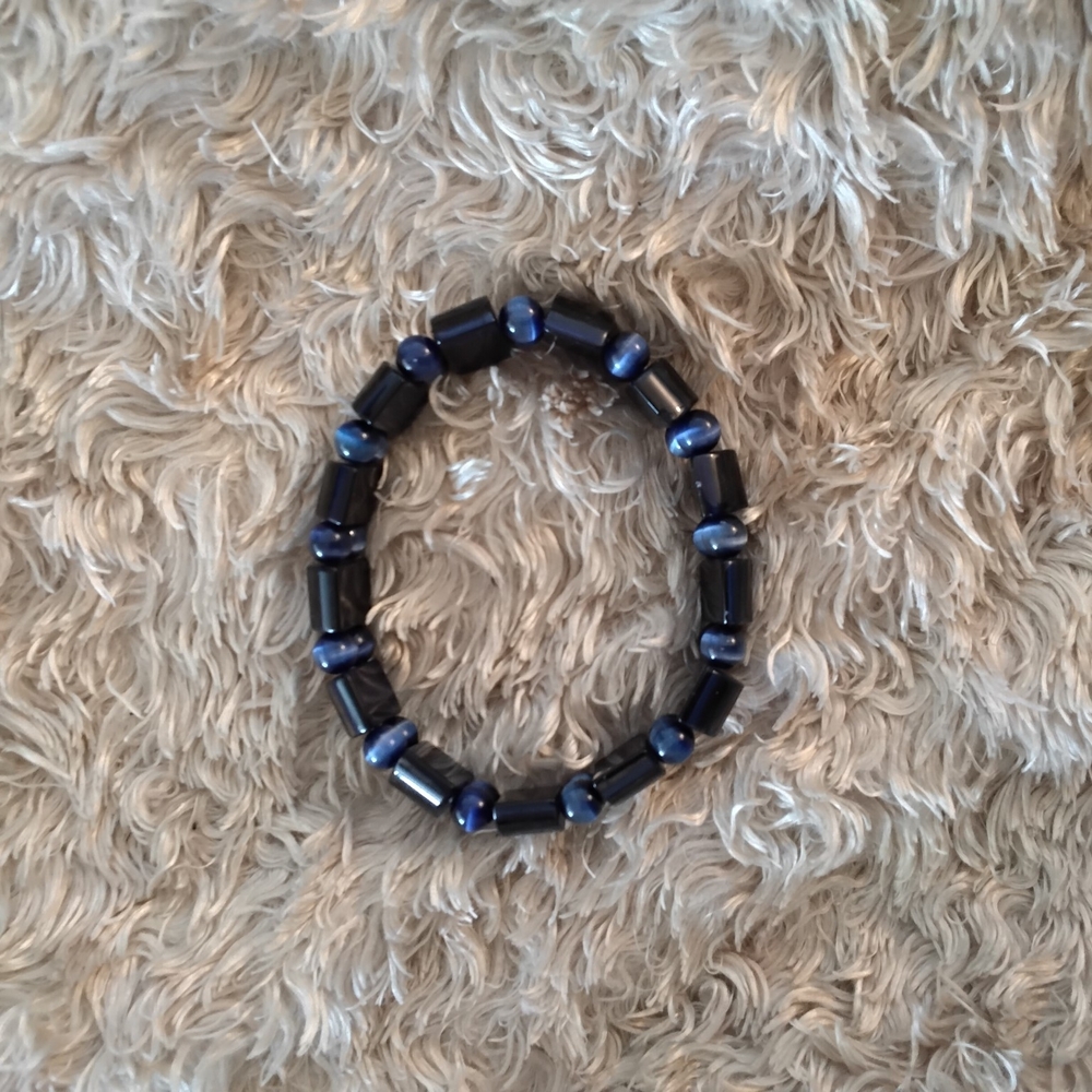 Elegant Black and Blue Beaded Bracelet